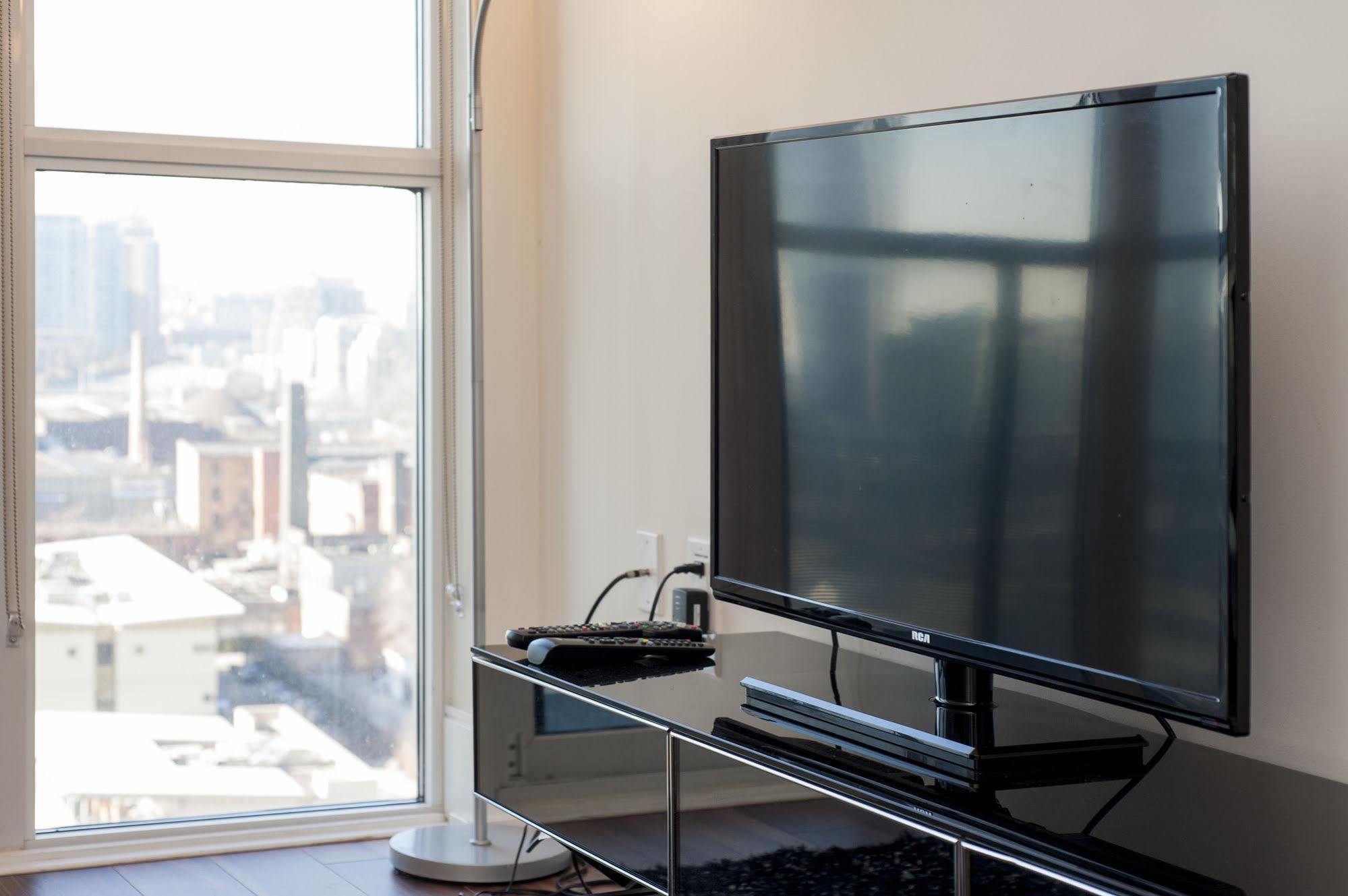 Life Suites Luxury Downtown Condos Toronto Exterior foto