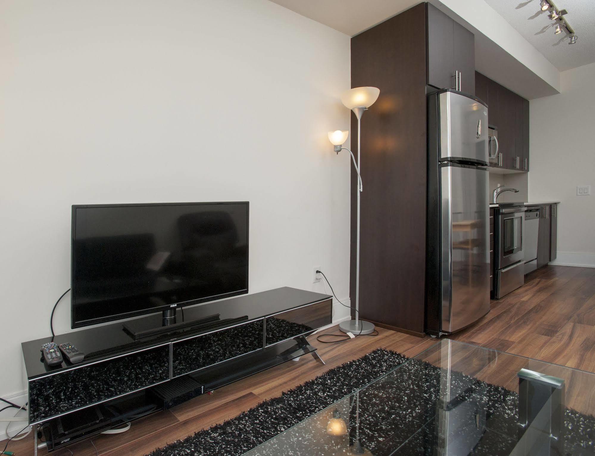Life Suites Luxury Downtown Condos Toronto Exterior foto