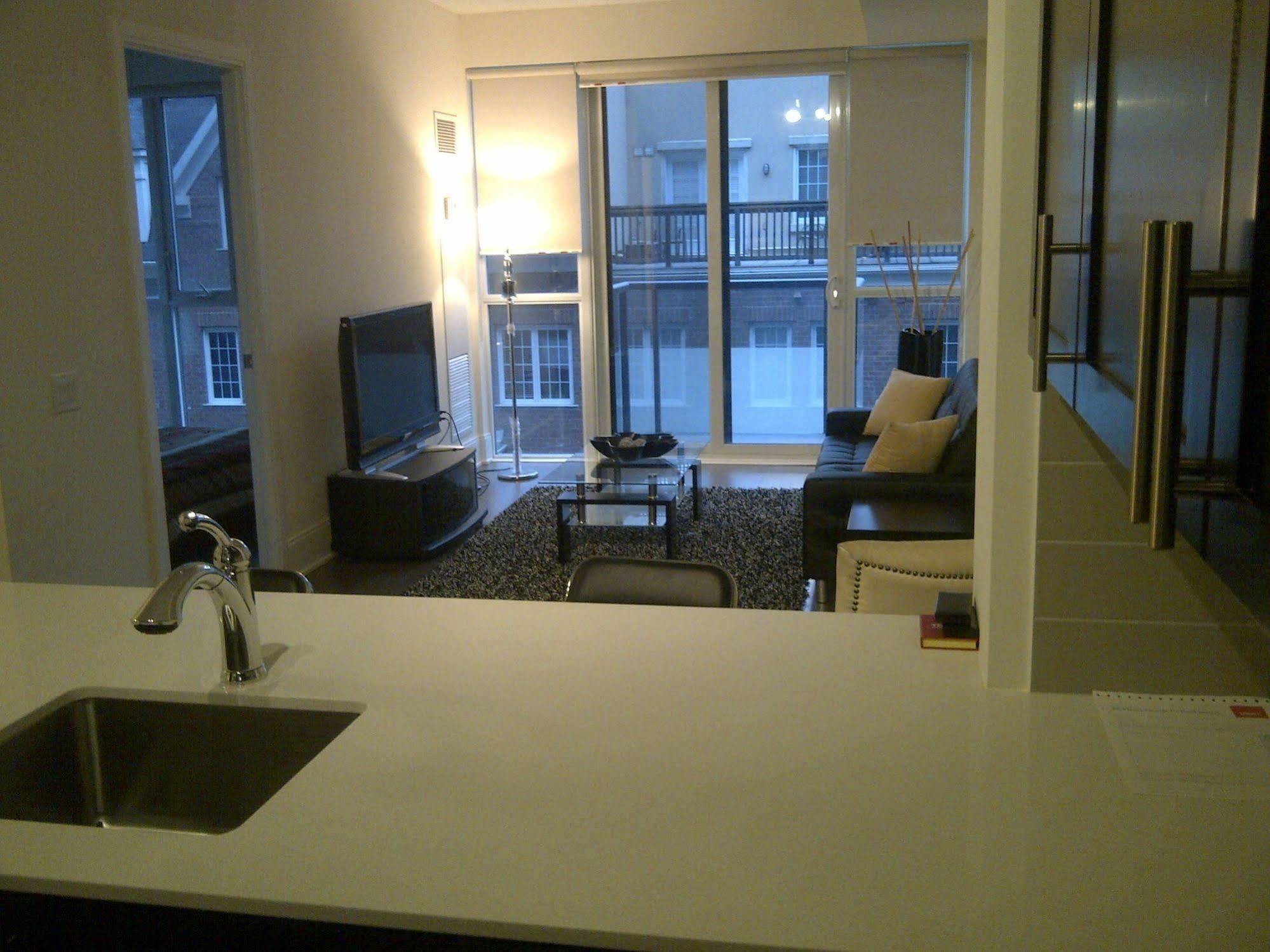 Life Suites Luxury Downtown Condos Toronto Exterior foto