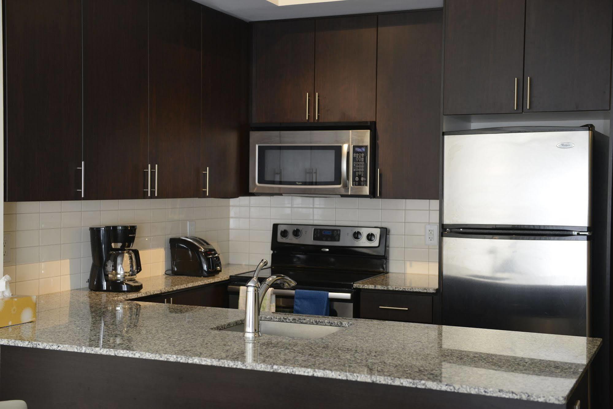 Life Suites Luxury Downtown Condos Toronto Exterior foto