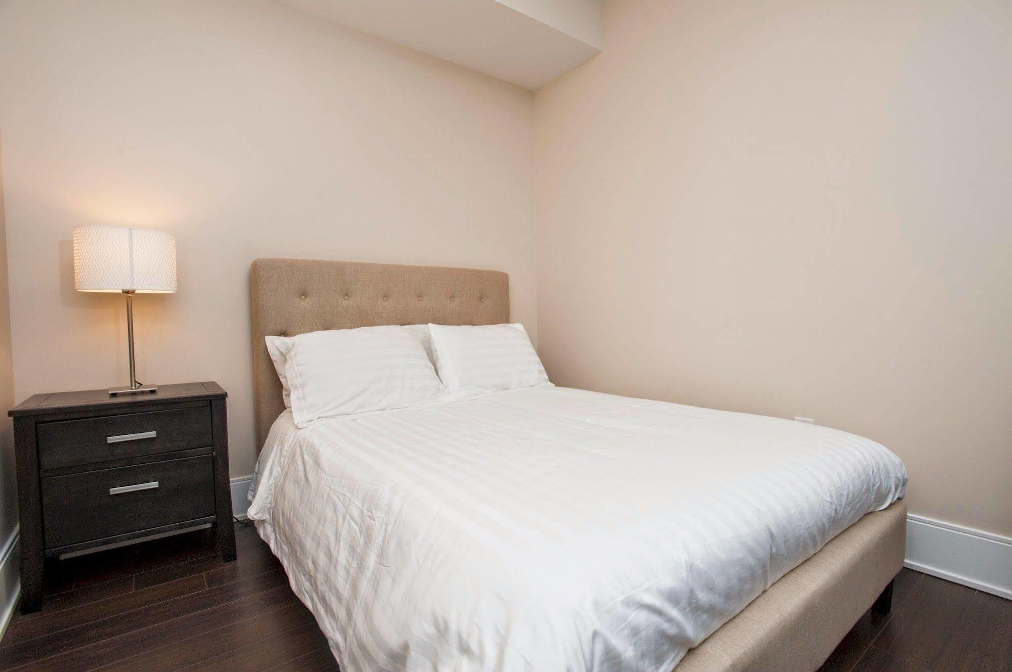Life Suites Luxury Downtown Condos Toronto Exterior foto
