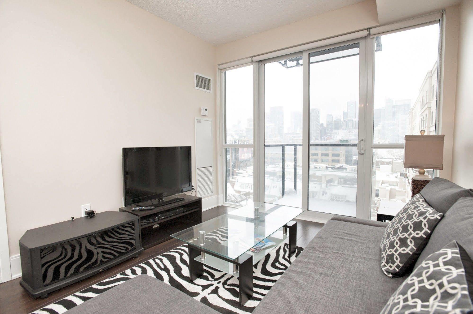Life Suites Luxury Downtown Condos Toronto Exterior foto